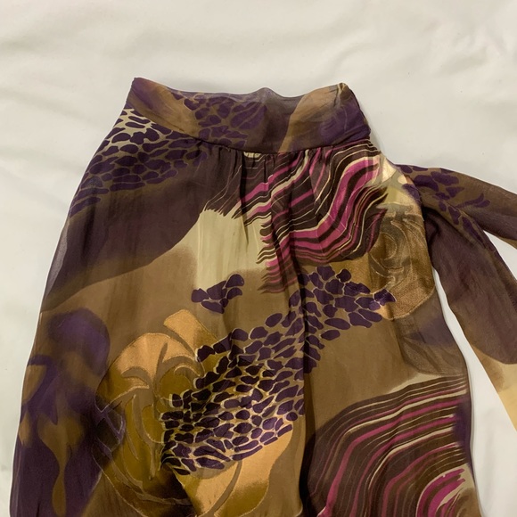 Beautiful flowy Axara halter dress - Picture 5 of 6